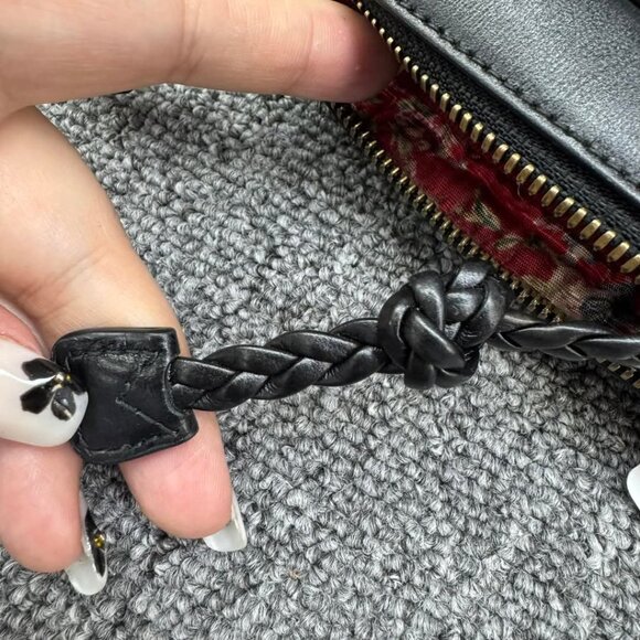 Gucci Laminated Nappa Web Trapuntata GG Shoulder Bag 588-032225 - Picture 15 of 16